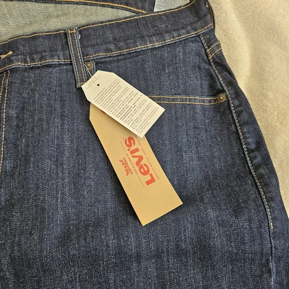 NWT- Levi's skirt - Picture 3 of 6
